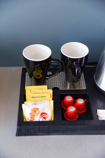 Food & Drinks 4, Central 44 Wow Casual Suite, Attica