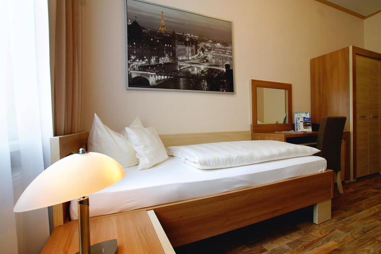 Bedroom 2, Hotel Deutsches Haus, Braunschweig