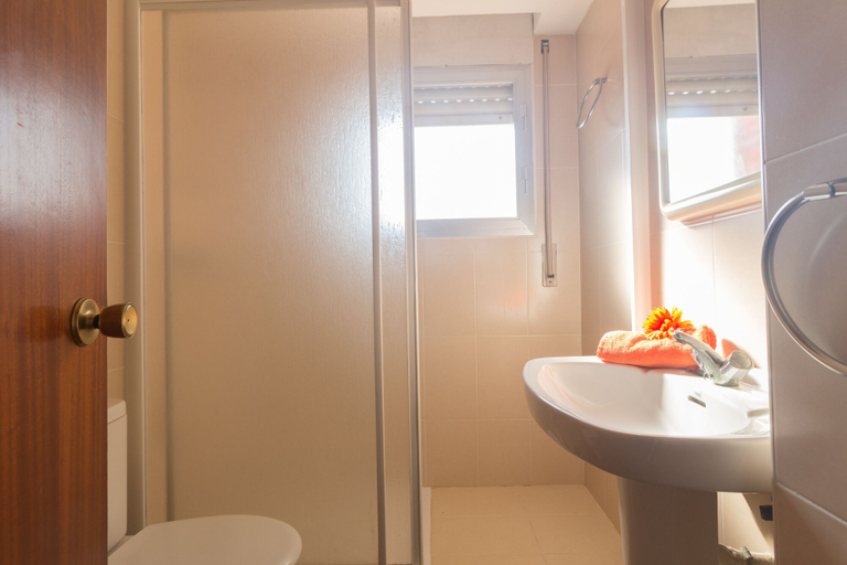 Bathroom, Apartamento Atlas IV Ref. 1089 by Iberplaya, Tarragona