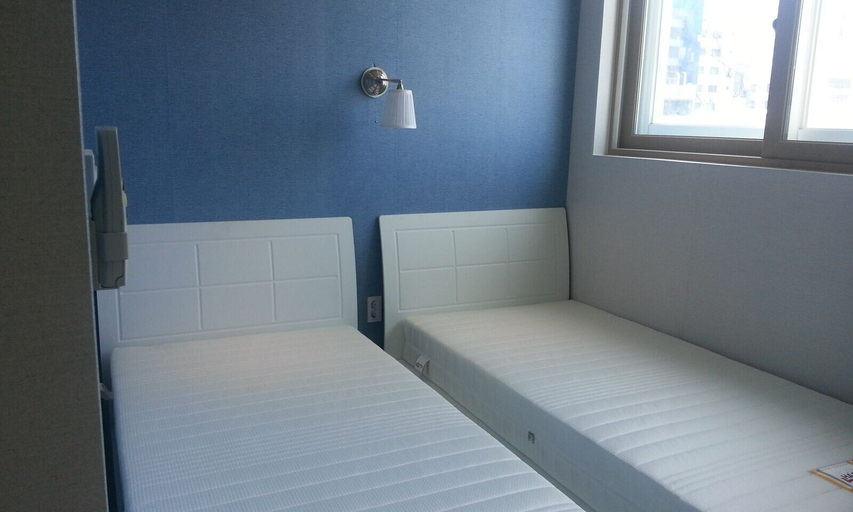 Bedroom 4, Bexco Hostel B&B, Suyeong