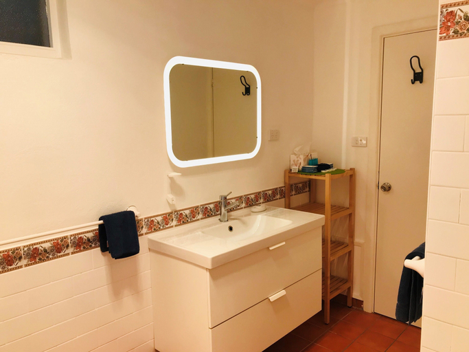 Bathroom 3, Berrima Bakehouse Motel, Wingecarribee