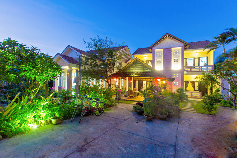 Exterior & Views