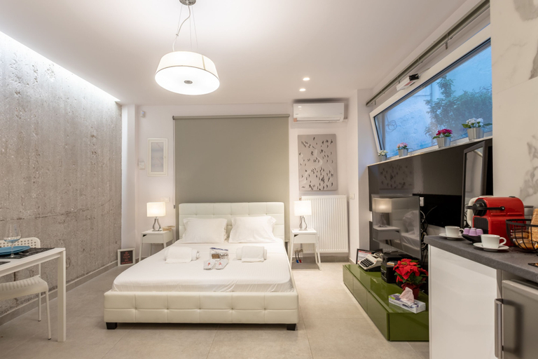 Bedroom 3, Stadium HiEnd Studio, Attica