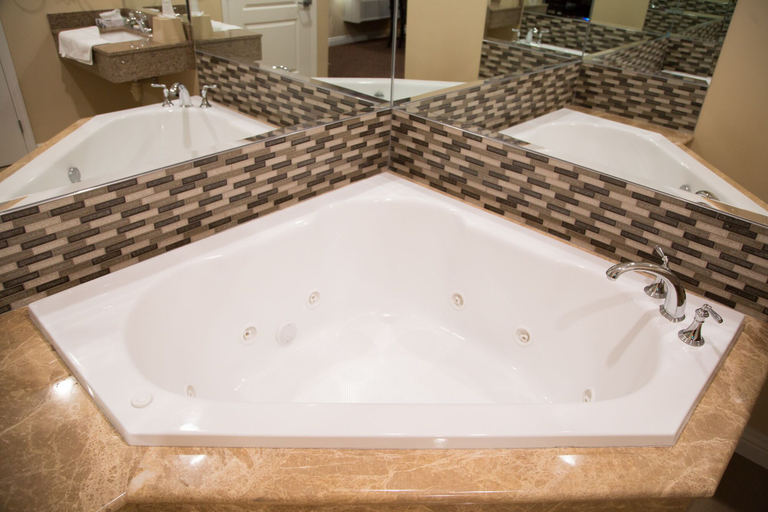 Bathroom 4, Diamond Bell Inn & Suites, Los Angeles