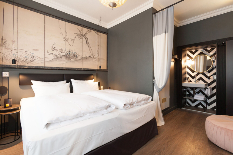 Bedroom 2, Hotel Würzburger Hof, Würzburg