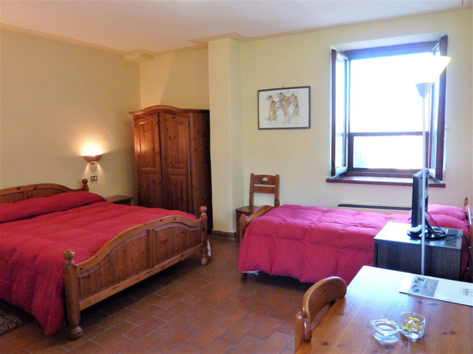 Bedroom 3, Hotel La Rocca, Terni
