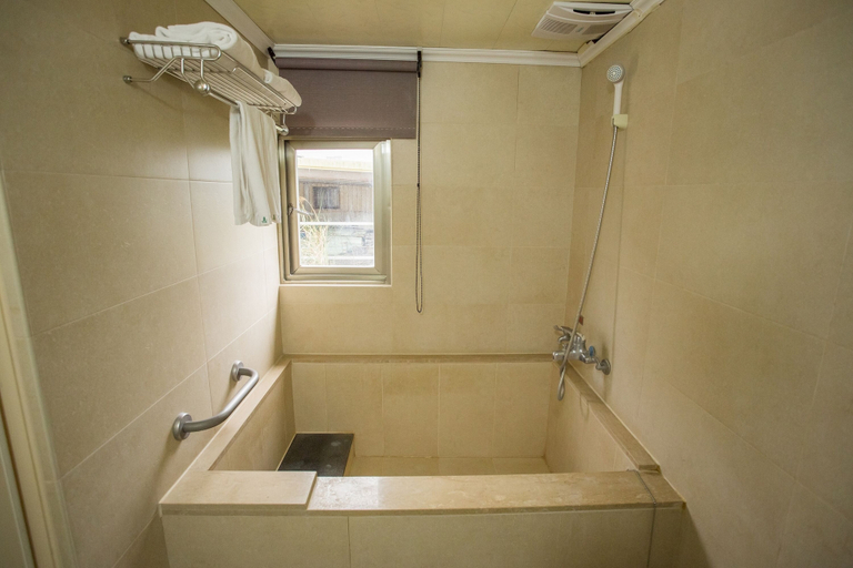 Bathroom 4, Mei Jia Mei Hotel, Yilan