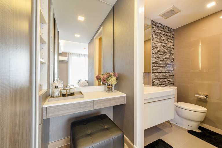 Bathroom 5, Residence 187, Wattana