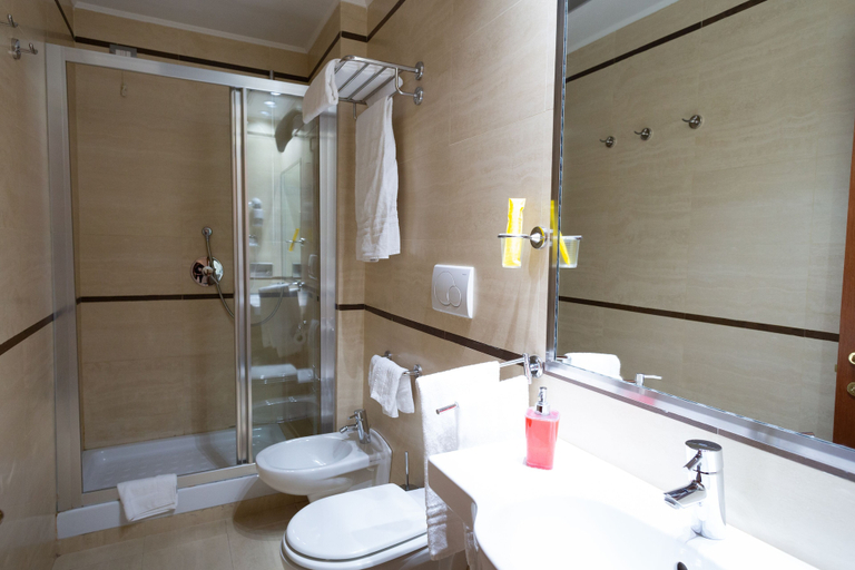 Bathroom 4, Cervara Park Hotel, Rome