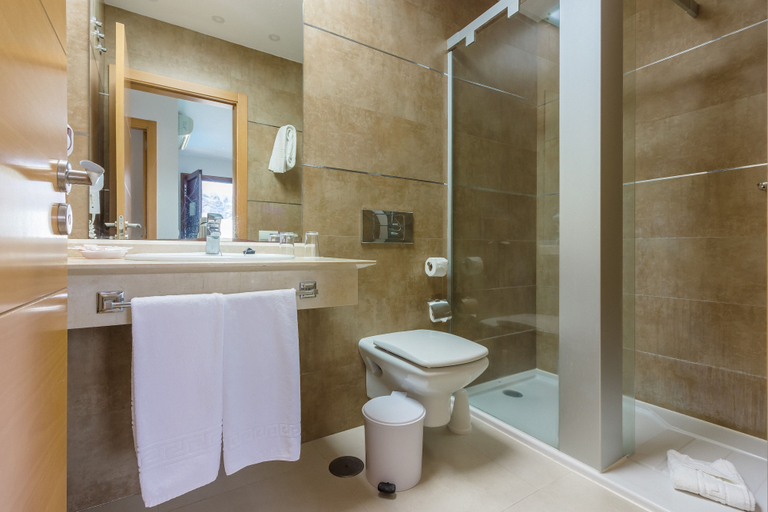 Bathroom 4, Klayman Diamond Aparthotel, Santa Cruz de Tenerife