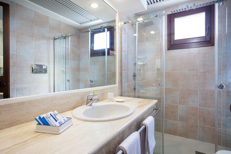 Bathroom 5, Hotel Baia di Nora, Cagliari