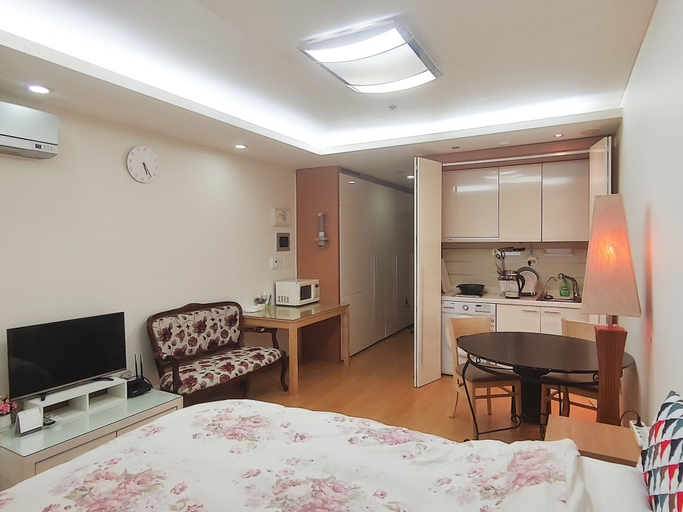 Bedroom 2, Khan Residence, Gangnam