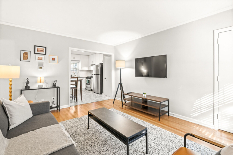 881 Furnished Apartments, Fulton