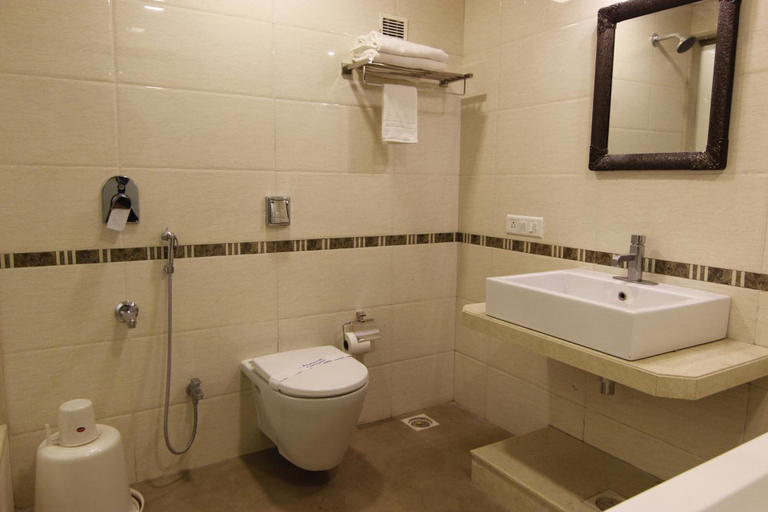 Bathroom 4, The Grand Tulip, Pune