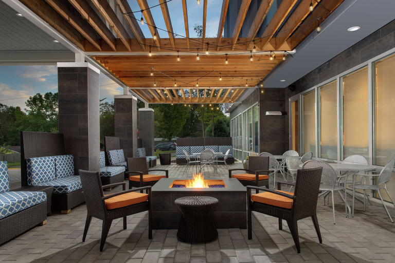 Food & Drinks 5, Home2 Suites by Hilton Charlottesville Downtown, Charlottesville