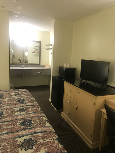 Others 4, Western Motel, Jefferson