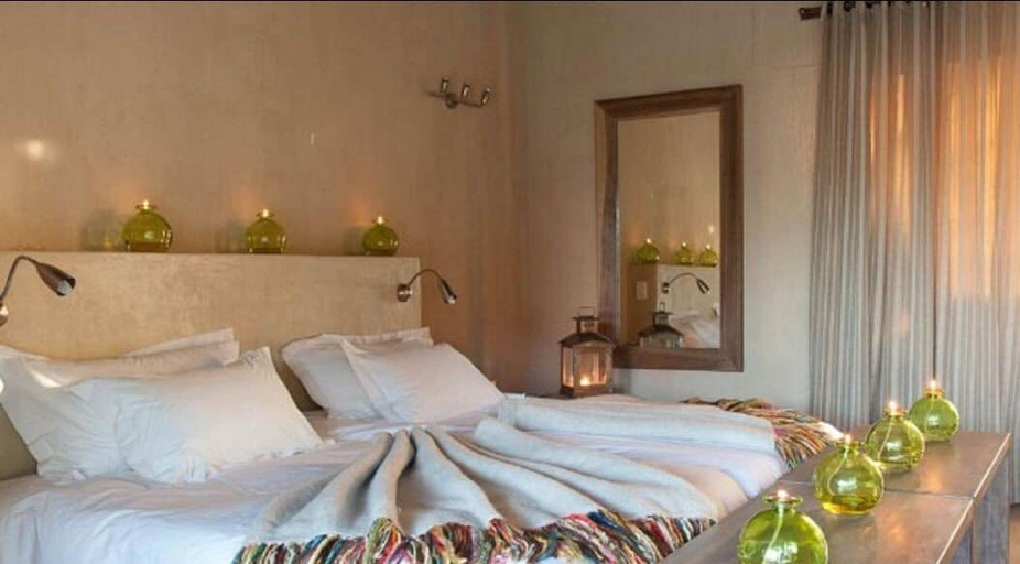 Bedroom 4, Emanya at Etosha Game Lodge, Guinas