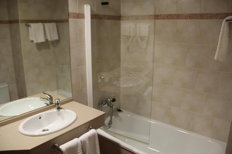 Bathroom 3, Hotel El Rantiner, Lleida