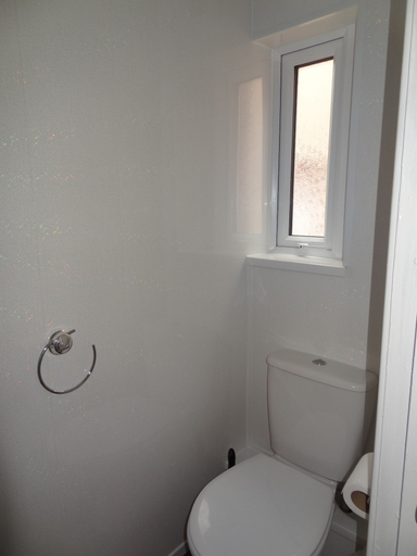 Bathroom 3, Lindisfarne Holiday Flats, Blackpool