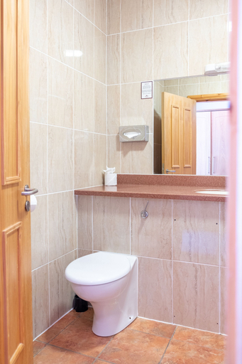 Bathroom 5, Woodenbridge Lodge
