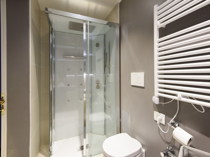 Bathroom 3, La Terrazza Sul Campo Rooming House, Siena