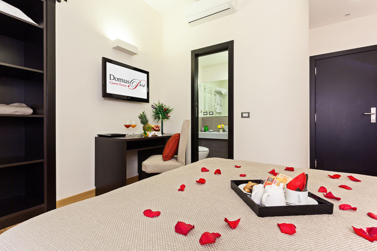 Bedroom 2, Domus Best, Rome