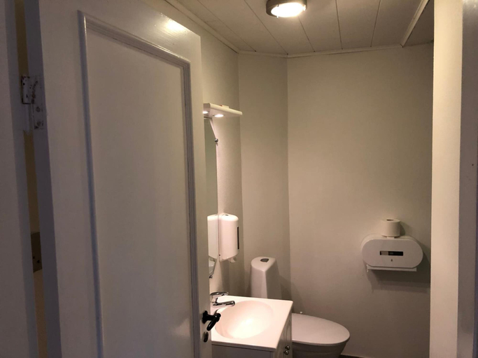 Bathroom 3, Hotel Aulum Kro, Herning
