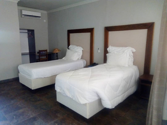 Bedroom 2, Pakali Lodges, Livingstone