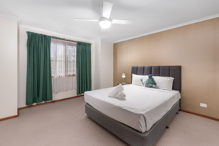 Bedroom 2, Yarra Valley Motel, Yarra Ranges - Lilydale