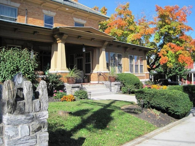 Exterior & Views 2, Walton Manor Inn Bed & Breakfast, Lebanon