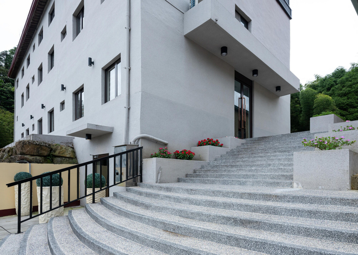 Exterior & Views 2, Minzu Hotel, Nantou