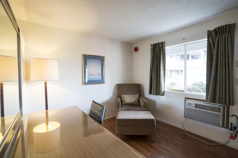 Others 5, Seatac Inn, SeaTac