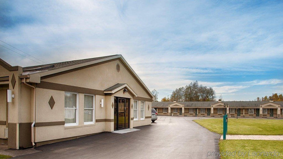 Exterior & Views 2, Rodeway Inn, Cayuga