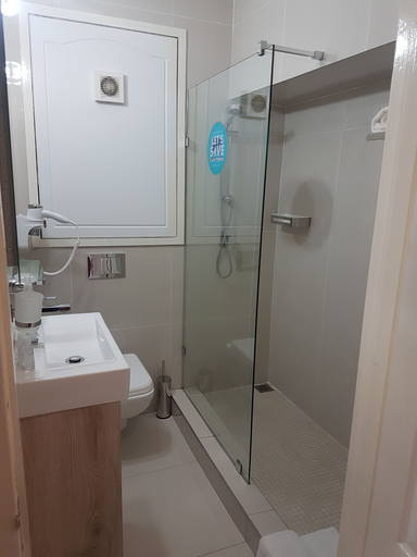 Bathroom 3, Parliament Hotel, City of Cape Town