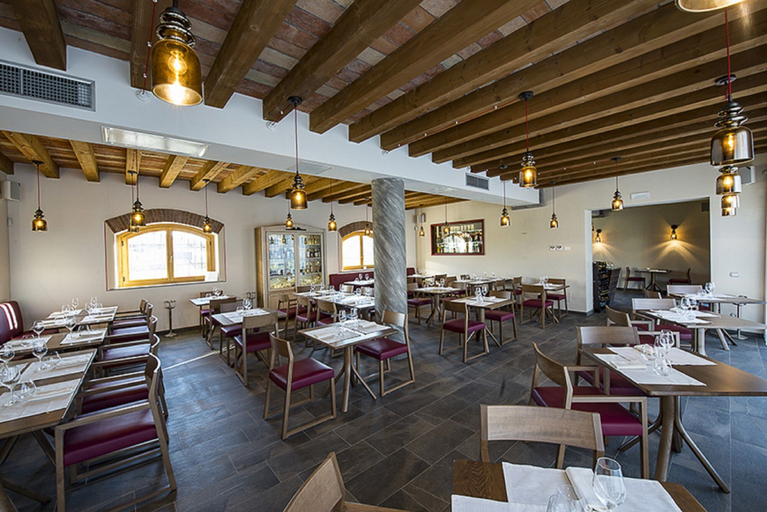 Food & Drinks 5, Hotel Sesmones, Lodi
