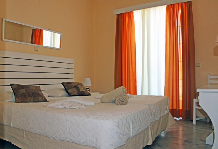 Bedroom 5, Castello Bianco Aparthotel, Crete