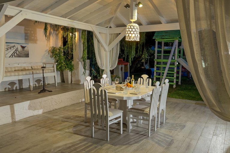 Food & Drinks 4, Apollo Apartments, Crete