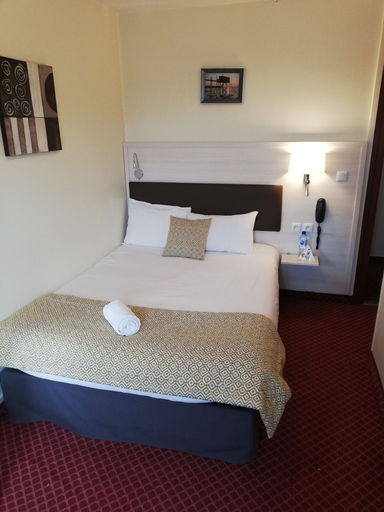 Bedroom 4, Brit Hotel Bleu Nuit, Charente-Maritime