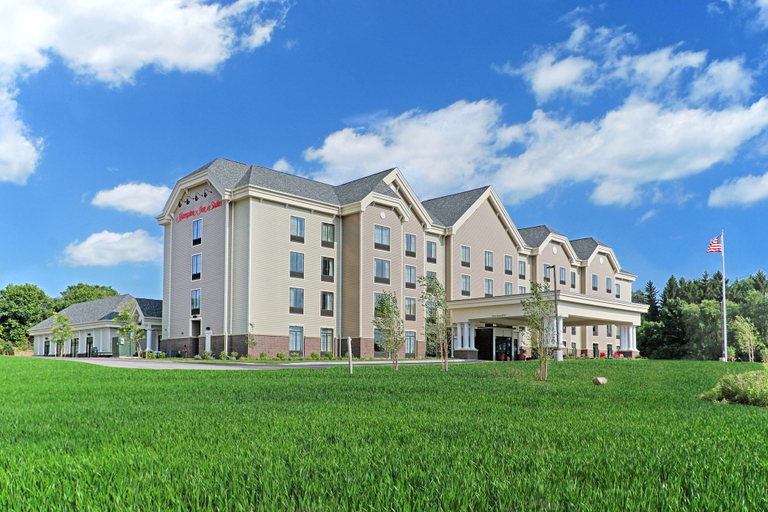 Exterior & Views