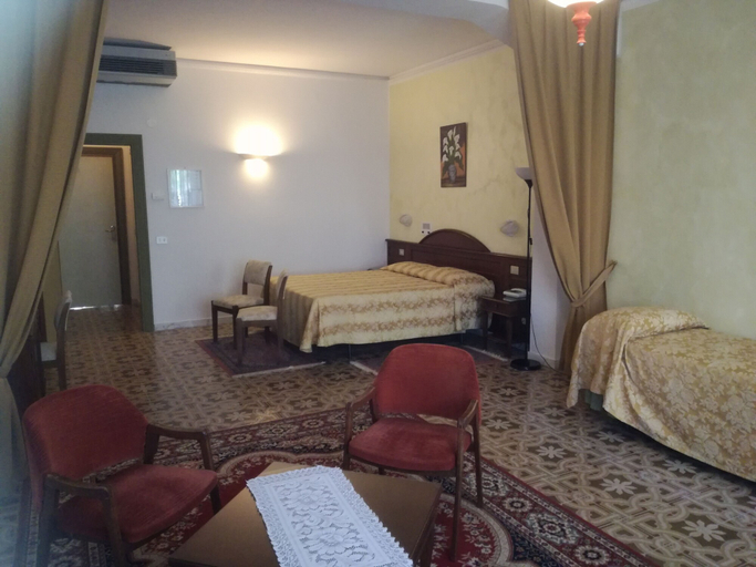 Bedroom 3, Cristallo, Siena