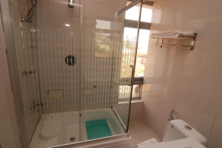 Bathroom 3, Fisher Suites and Apartments, AbujaMun