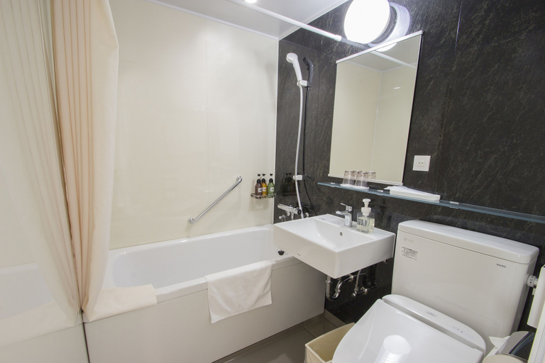 Bathroom 5, Hearton Hotel Kyoto, Kyoto
