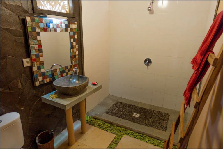 Bathroom 4, The Palms Ceningan Hotel, Klungkung