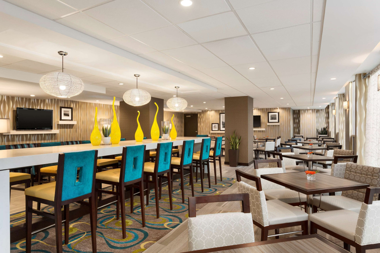 Food & Drinks 5, Hampton Inn and Suites by Hilton, Downtown Vancouver, Greater Vancouver