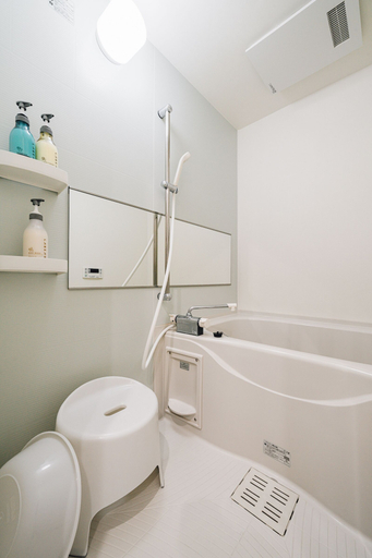 Bathroom 3, Prendre Namba AFP Apartment, Osaka