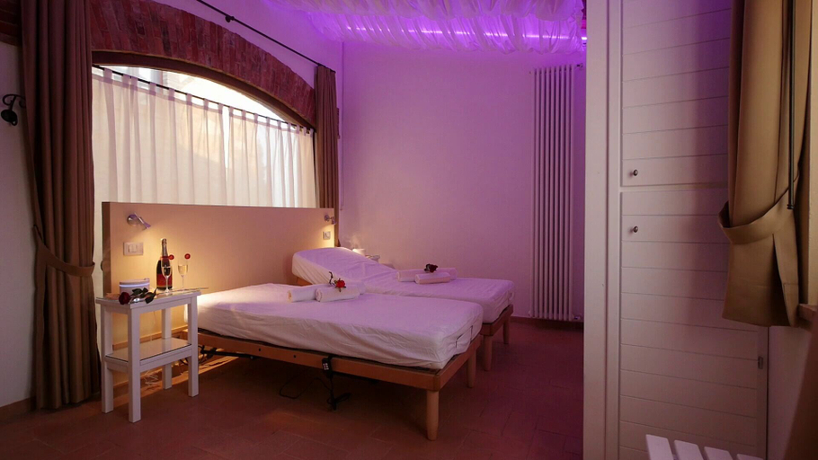 Bedroom 2, Agriturismo Bonello, Siena