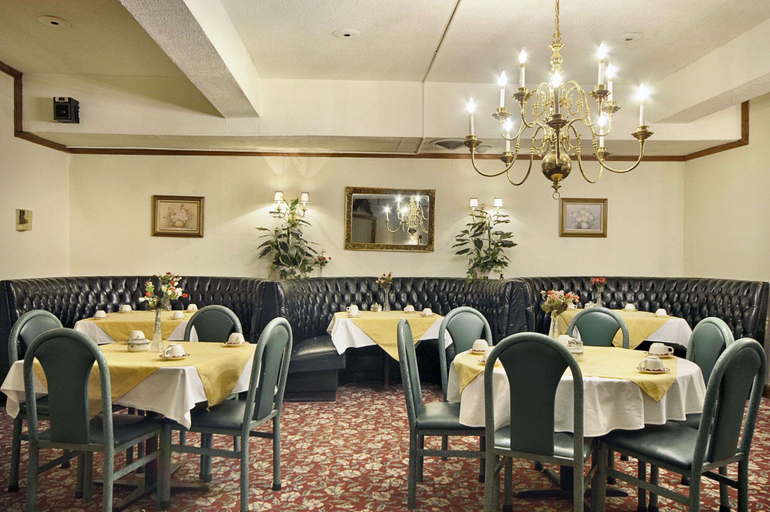 Food & Drinks 5, Ramada by Wyndham Pittsburgh/New Stanton, Westmoreland