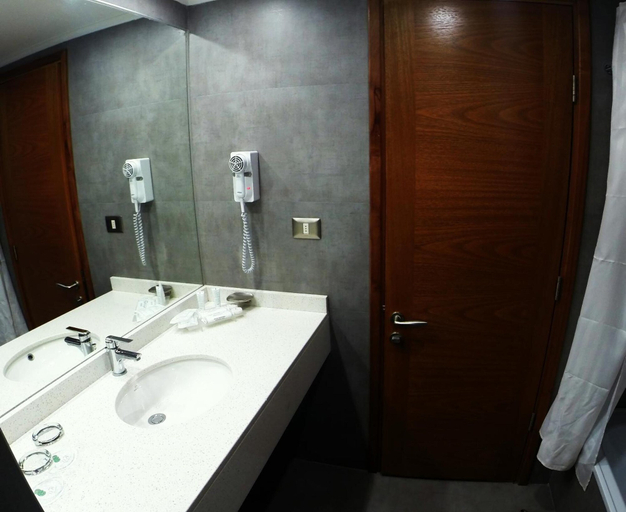 Bathroom 4, Hotel Diego de Almagro Providencia, Santiago