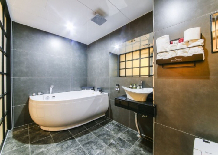Bathroom 5, Jeonju Lime Hotel, Jeonju