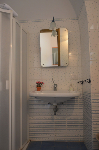 Bathroom 3, Antico Borgo Etneo Country Hotel, Catania